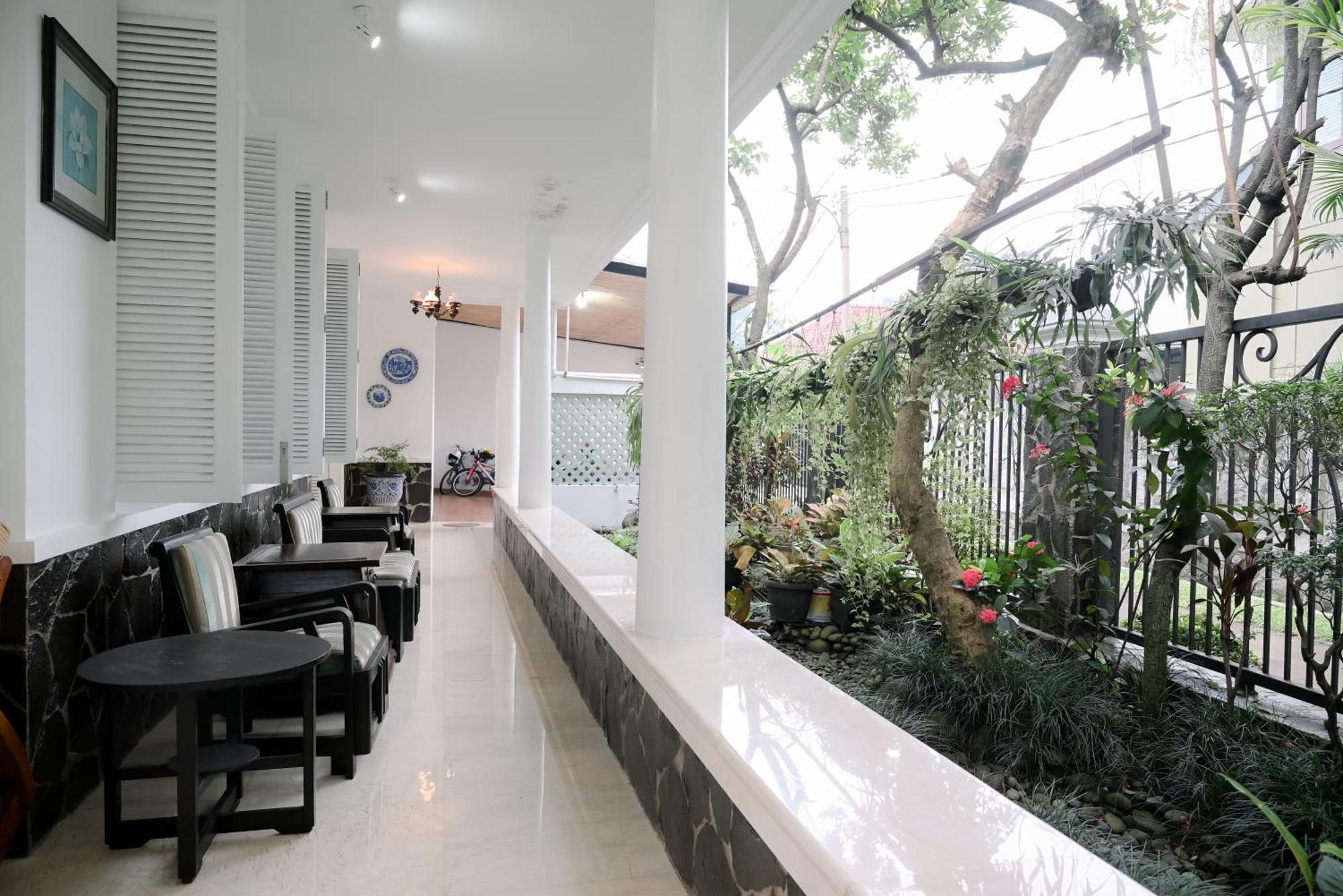 Kirana Guest House Bogor Ngoại thất bức ảnh